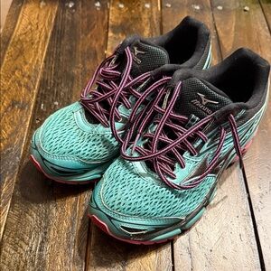 Mizuno Women's Athletic Shoes - Teal and Pink